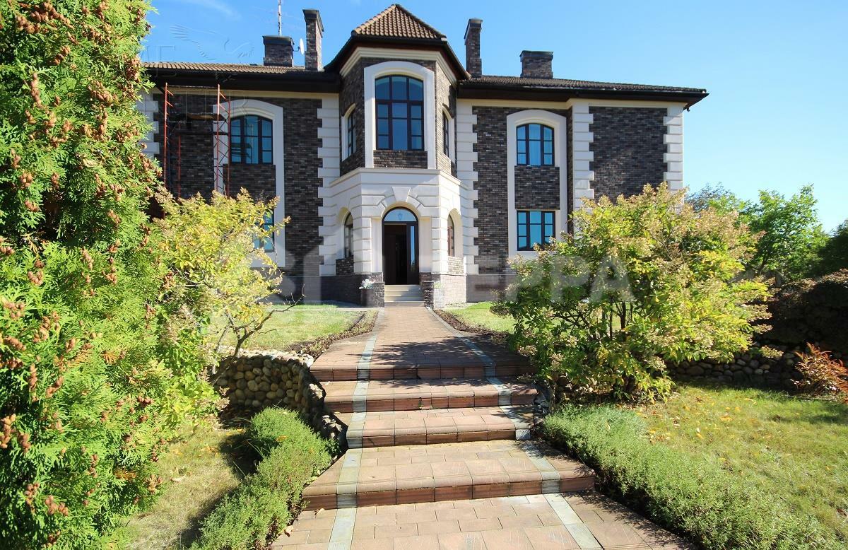 2-этажный коттедж 760 м² с отделкой