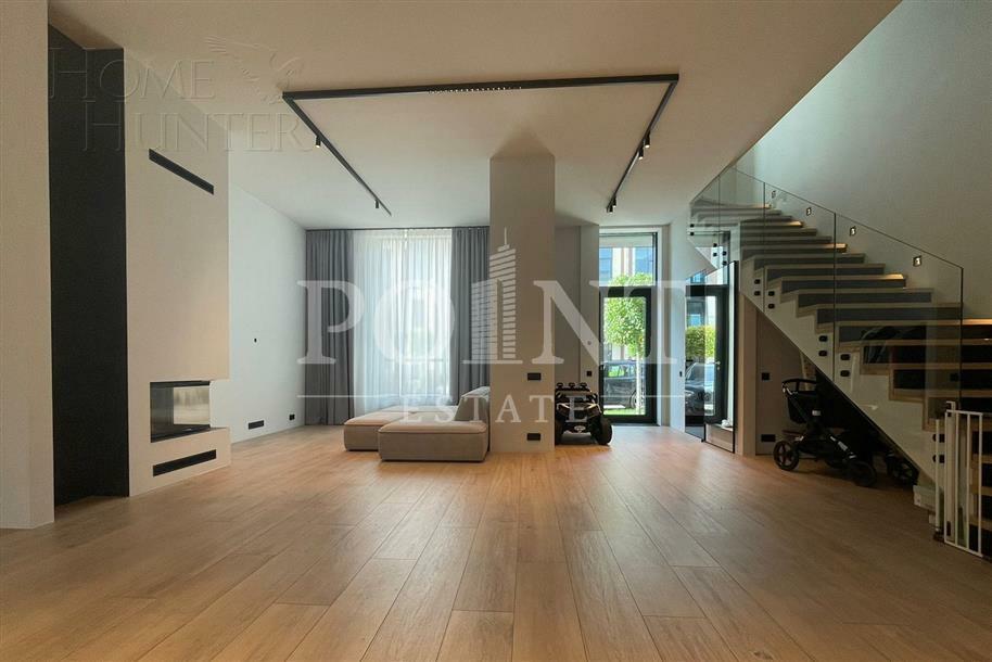 3-этажный таунхаус 288 м² с отделкой