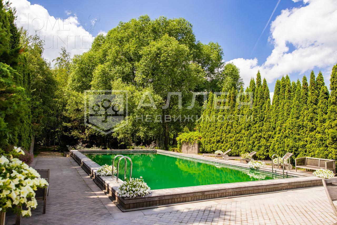 2-этажный коттедж 1 000 м² с отделкой