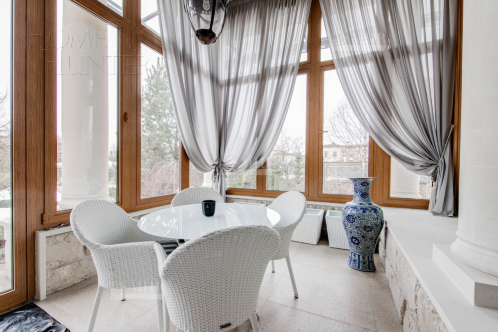 2-этажный коттедж 1 100 м² с отделкой