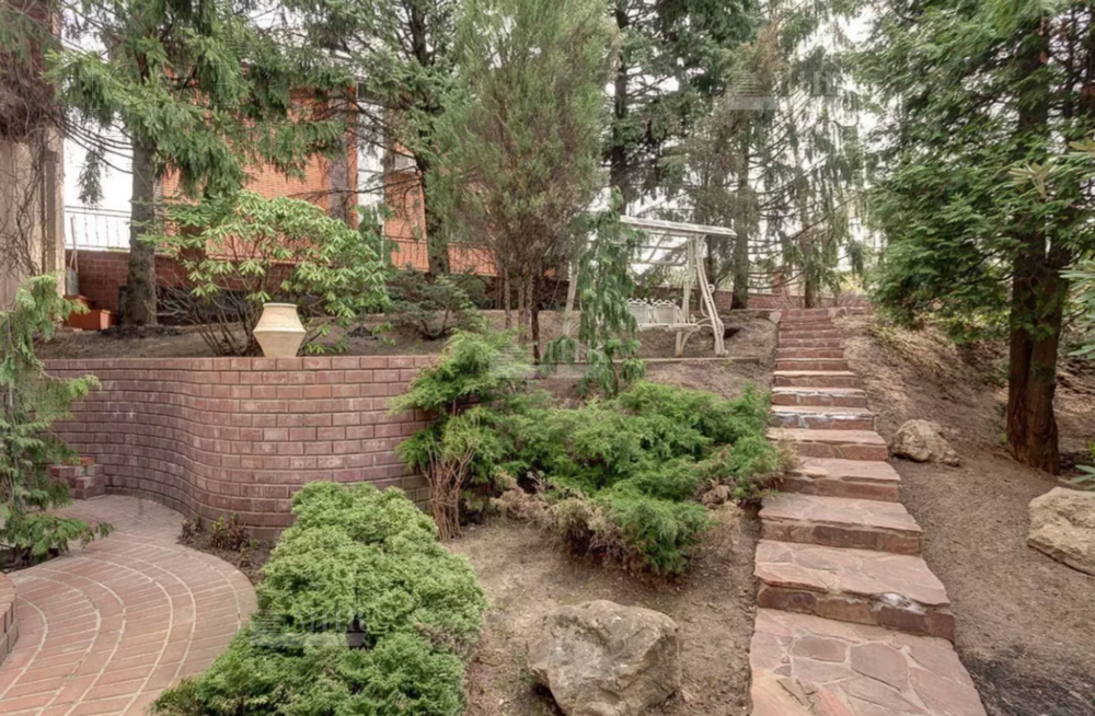 2-этажный коттедж 1 100 м² с отделкой