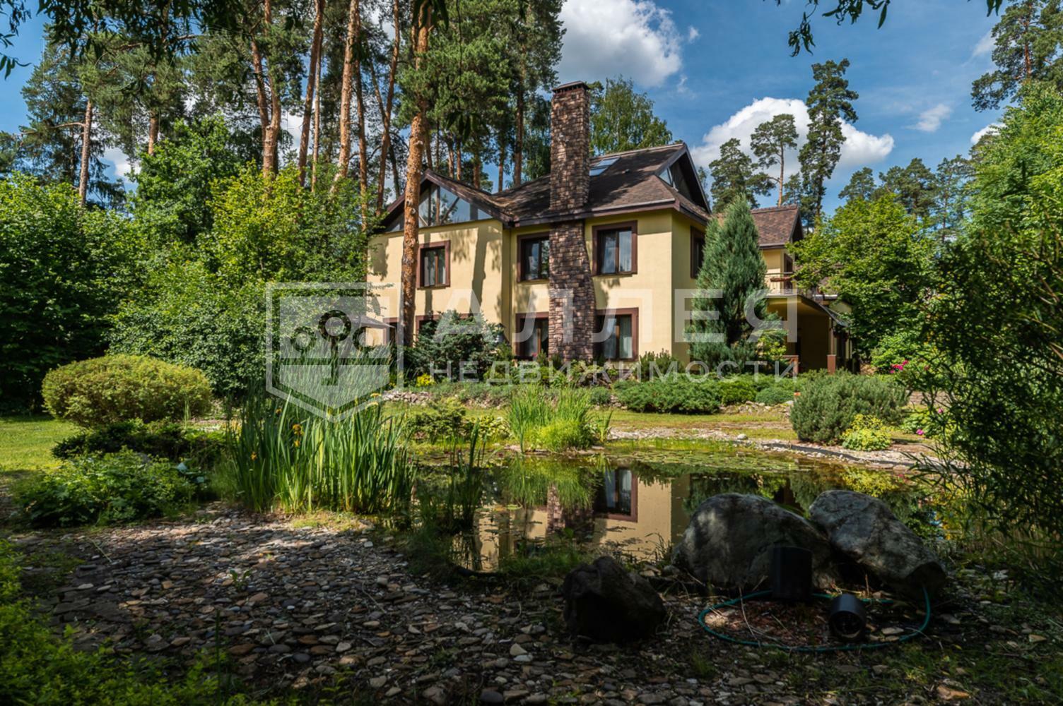 3-этажный коттедж 541 м² с отделкой