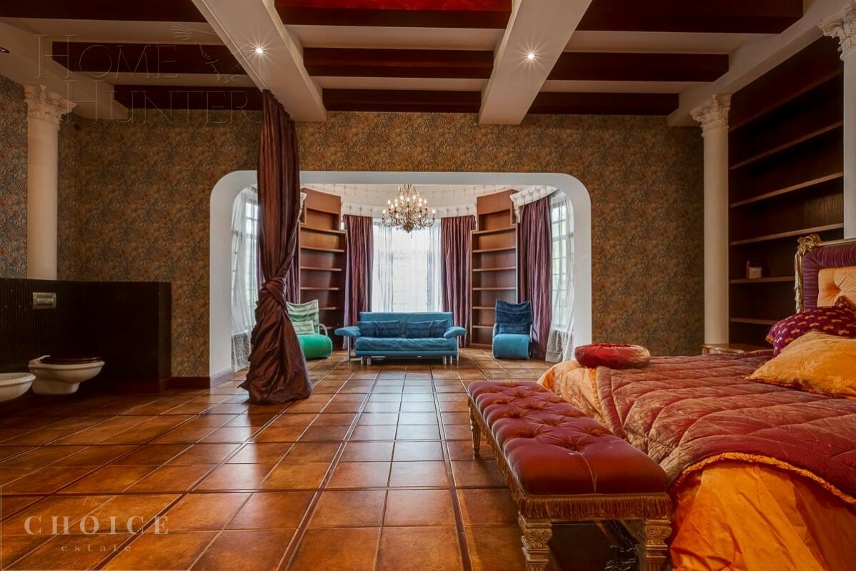 2-этажный коттедж 1 100 м² с отделкой