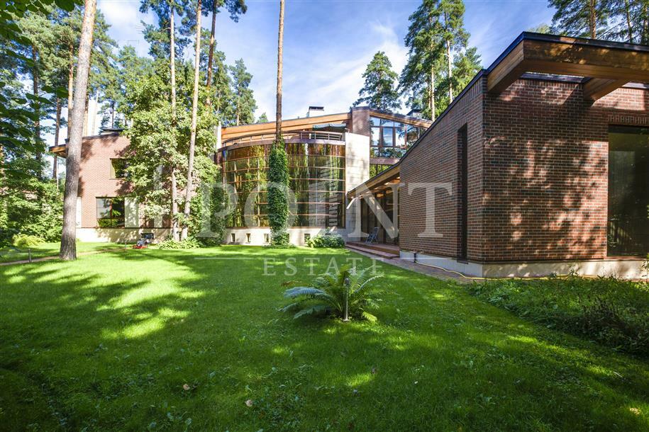 2-этажный коттедж 1 500 м² с отделкой