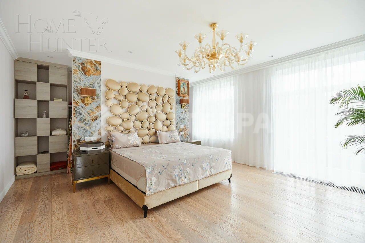 3-этажный коттедж 550 м² с отделкой