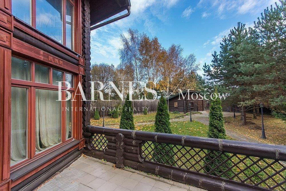 3-этажный коттедж 700 м² с отделкой