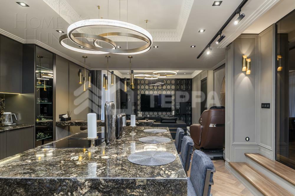 3-этажный коттедж 1 100 м² с отделкой