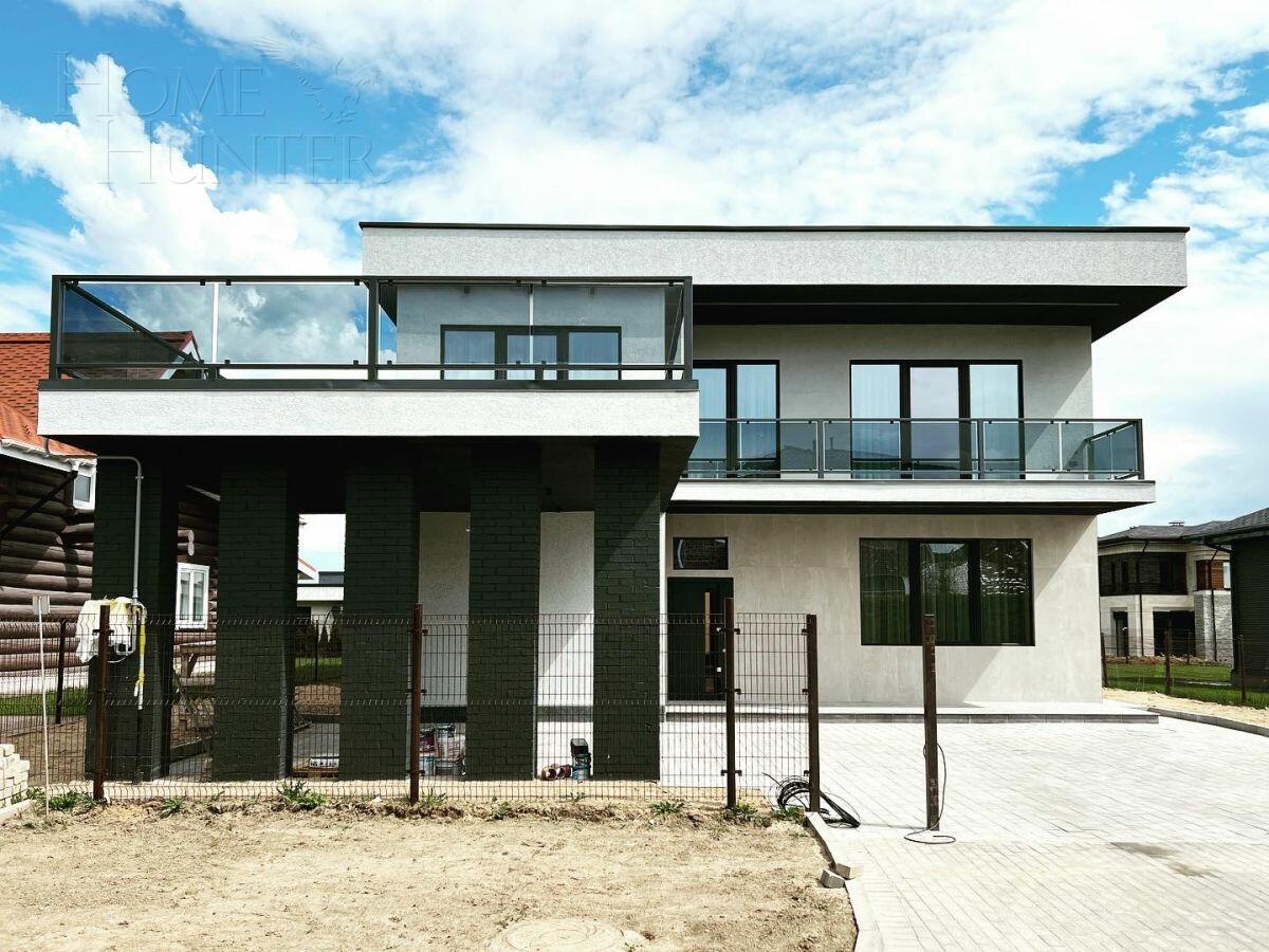 2-этажный коттедж 300 м² с отделкой