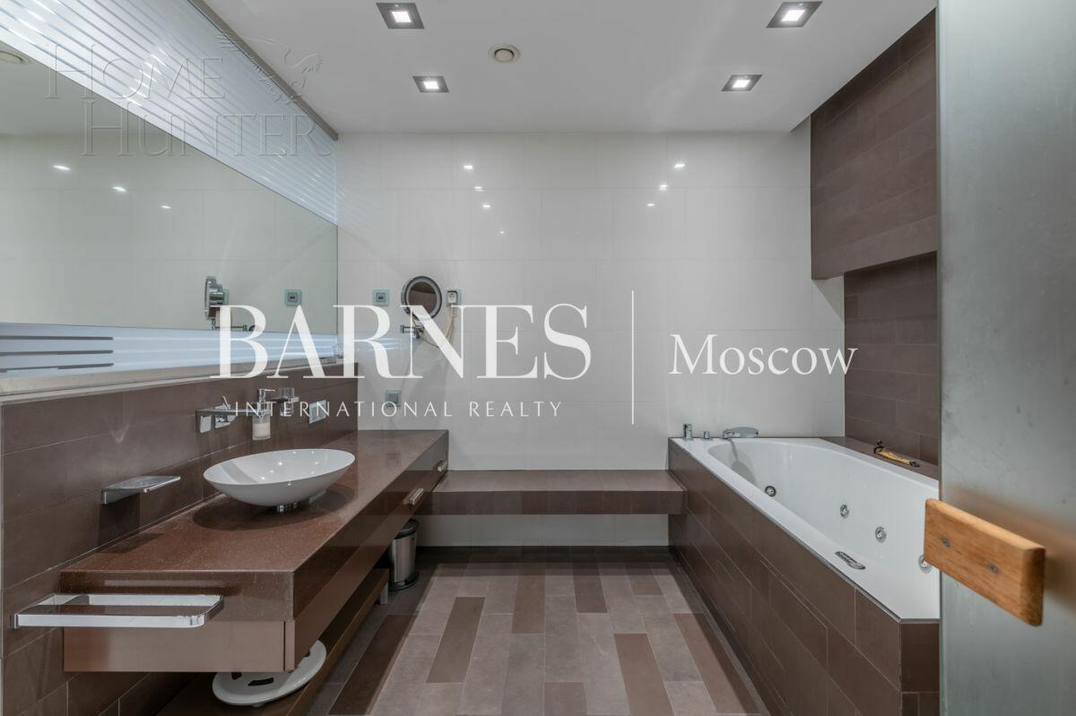 3-КОМН. КВАРТИРА С ОТДЕЛКОЙ 200.8 М² НА 5 ЭТАЖЕ