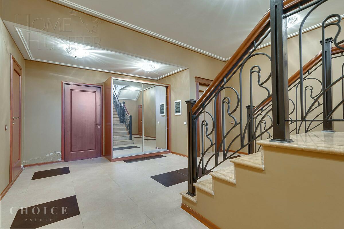 4-этажный коттедж 1 200 м² с отделкой