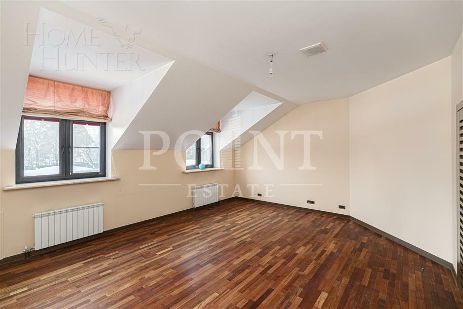 3-этажный таунхаус 350 м² с отделкой