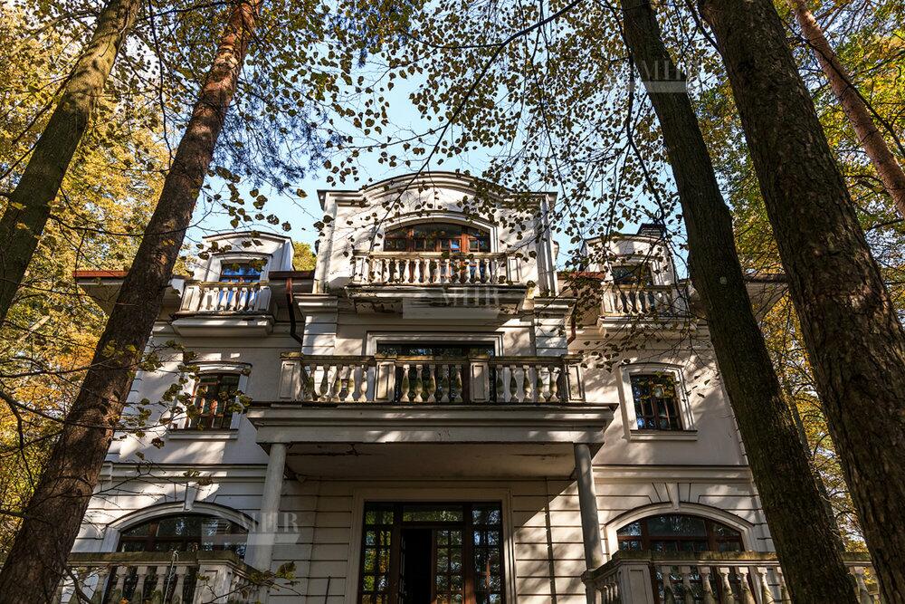 2-этажный коттедж 900 м² без отделки