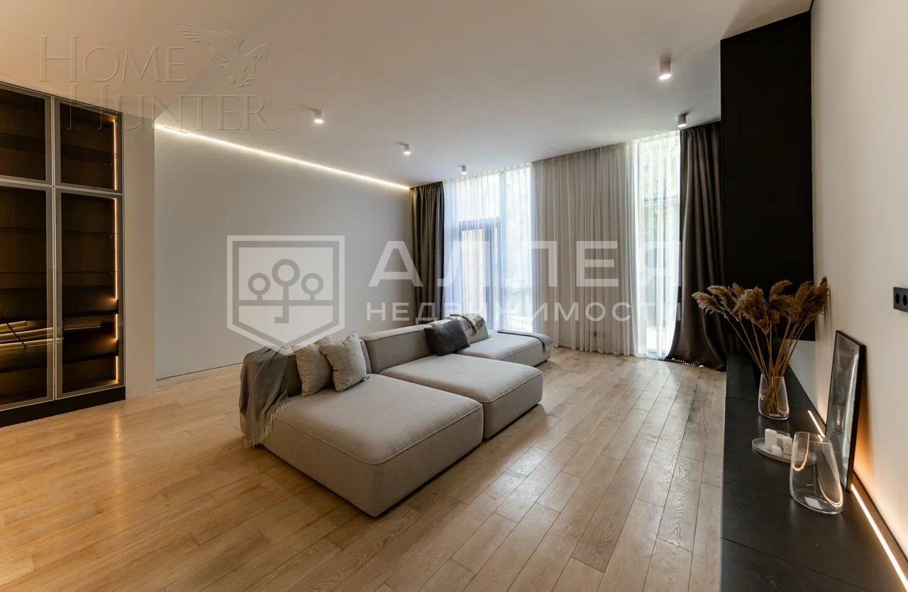 3-этажный таунхаус 244 м² с отделкой