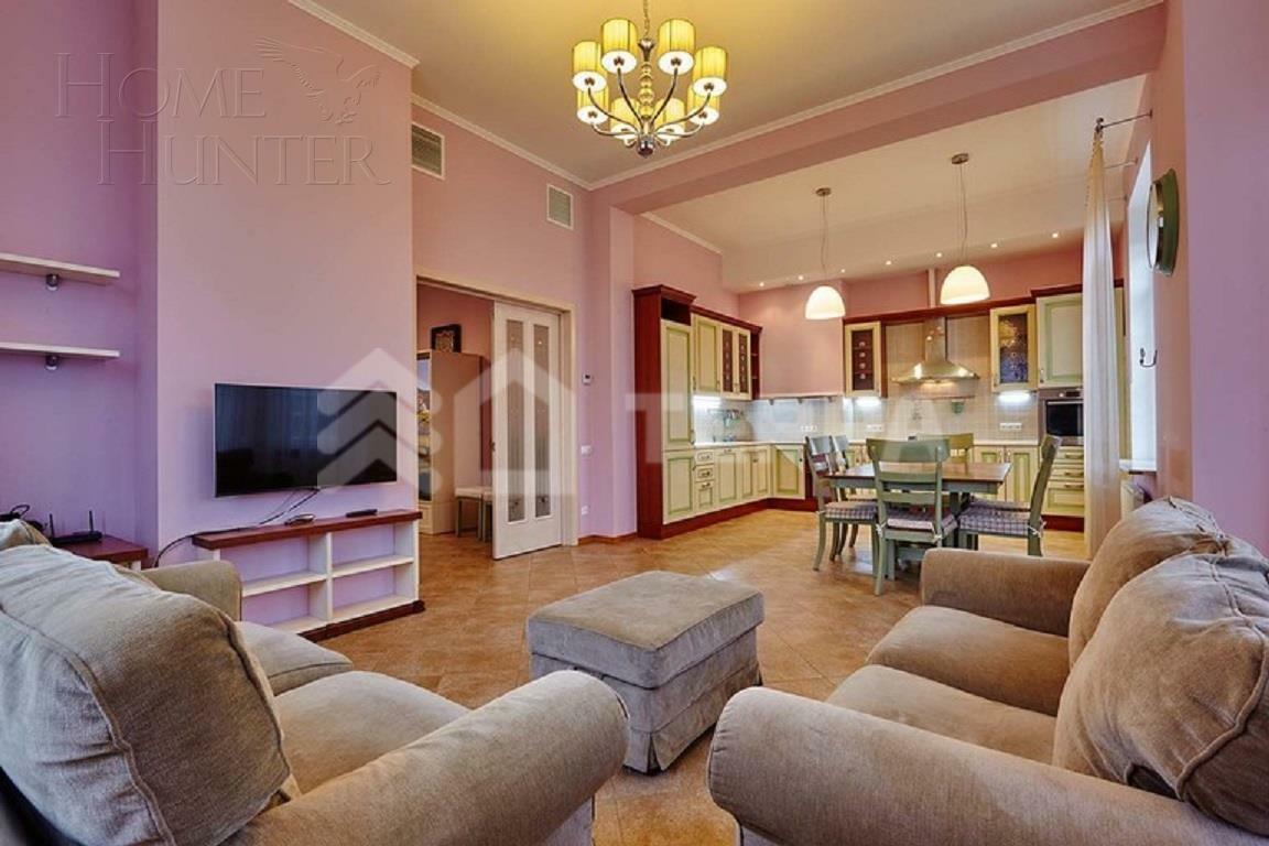 3-этажный таунхаус 370 м² с отделкой