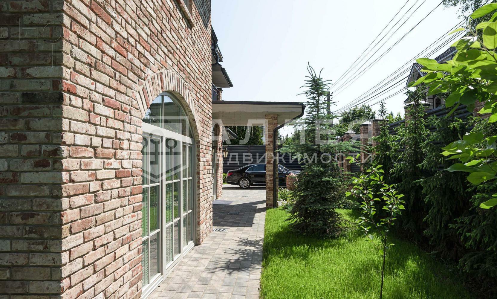 3-этажный коттедж 528 м² с отделкой