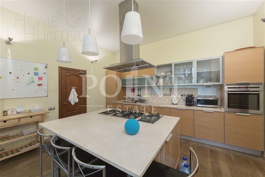 2-этажный коттедж 300 м² с отделкой