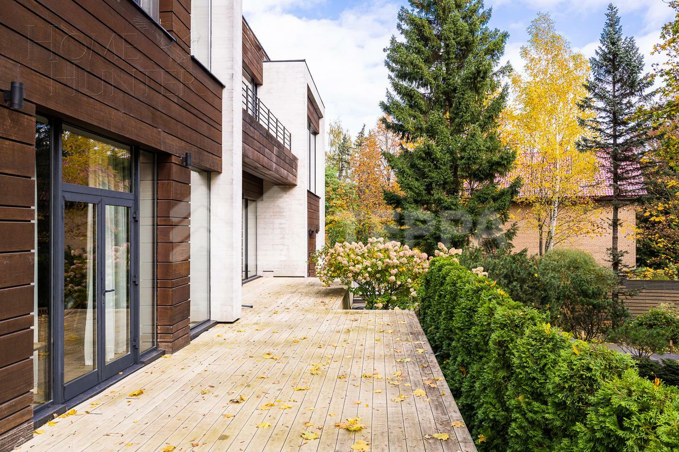 2-этажный коттедж 1 160 м² с отделкой