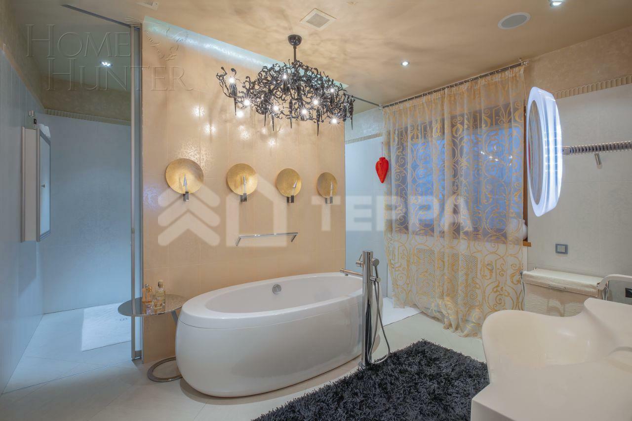 3-этажный коттедж 500 м² с отделкой