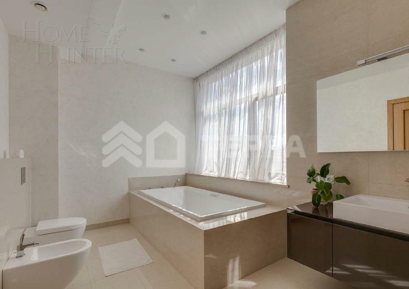 3-этажный коттедж 1 000 м² с отделкой