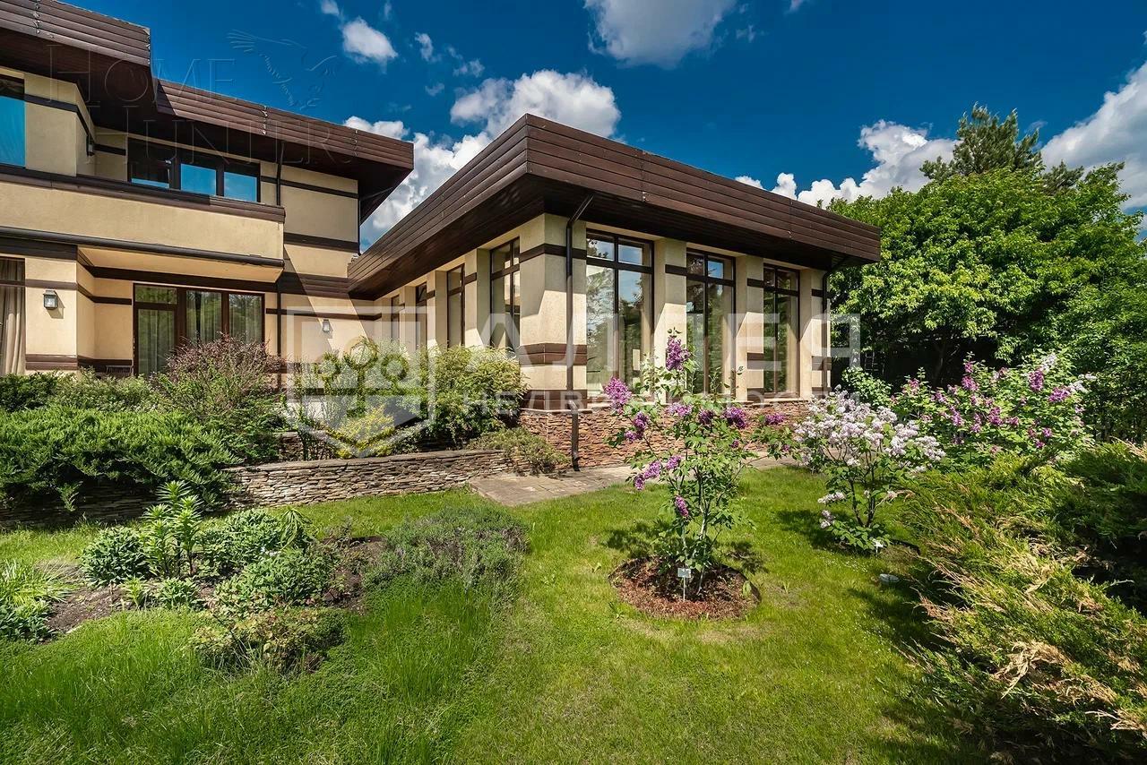 2-этажный коттедж 750 м² с отделкой