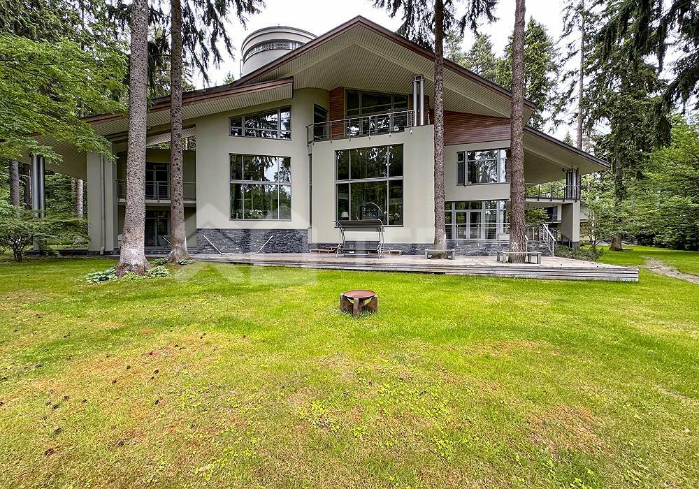 2-этажный коттедж 1 622 м² с отделкой