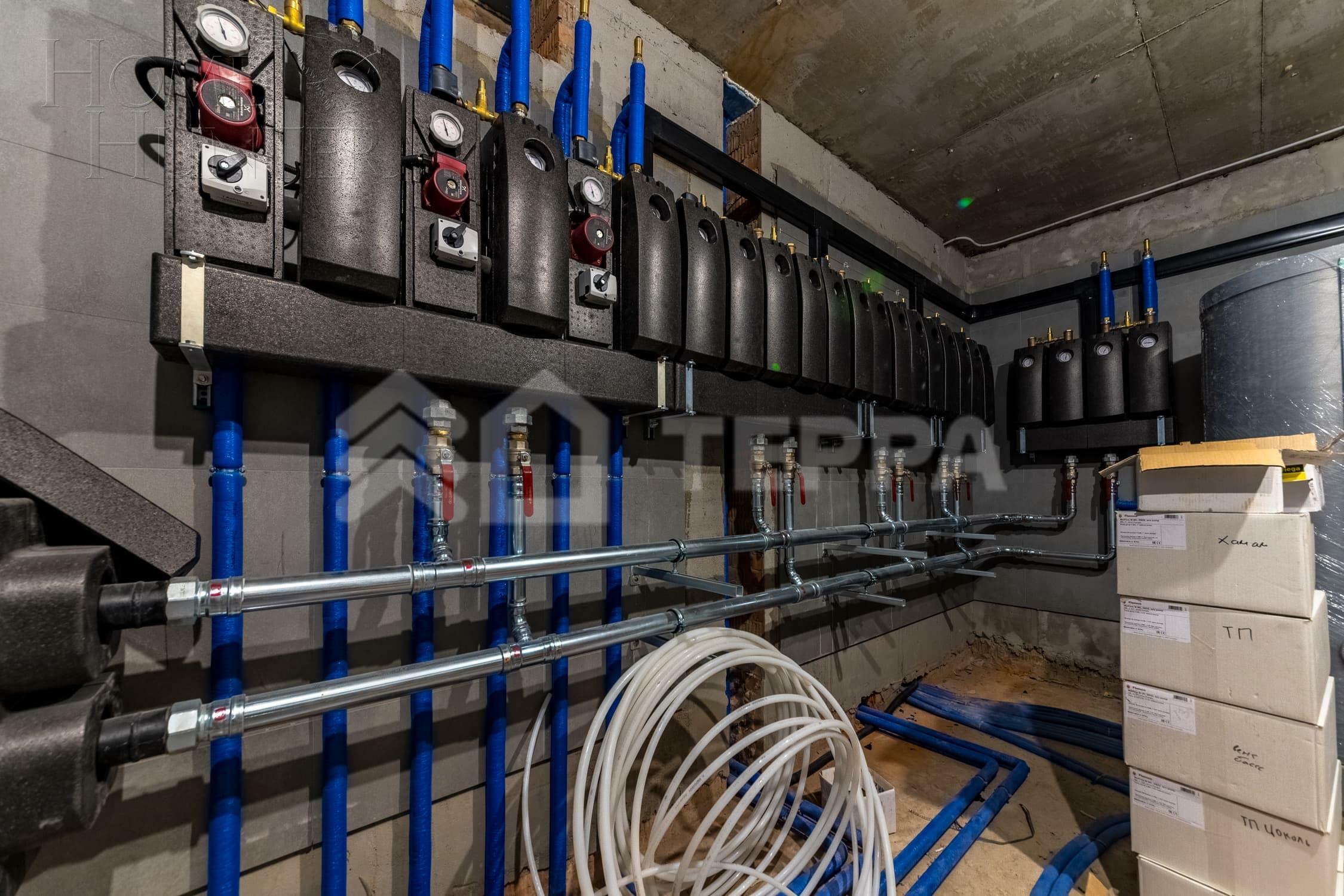 2-этажный коттедж 1 800 м² без отделки