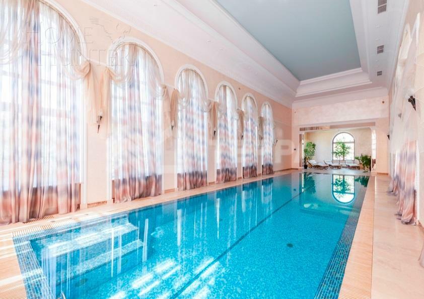 3-этажный коттедж 1 800 м² с отделкой