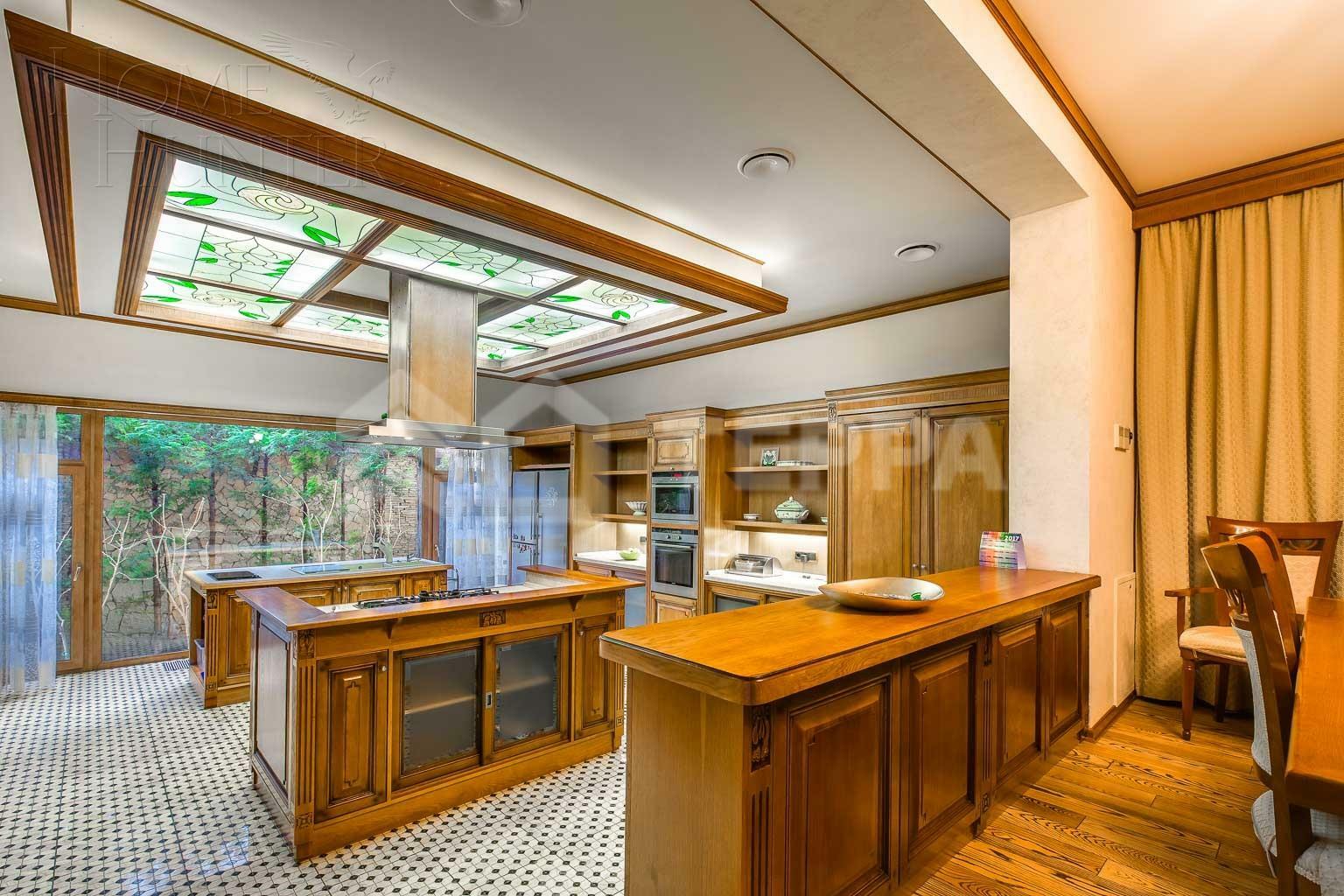 2-этажный коттедж 960 м² с отделкой