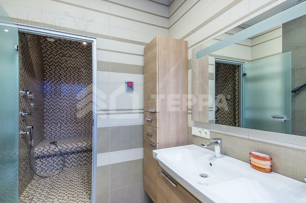 3-этажный таунхаус 450 м² с отделкой