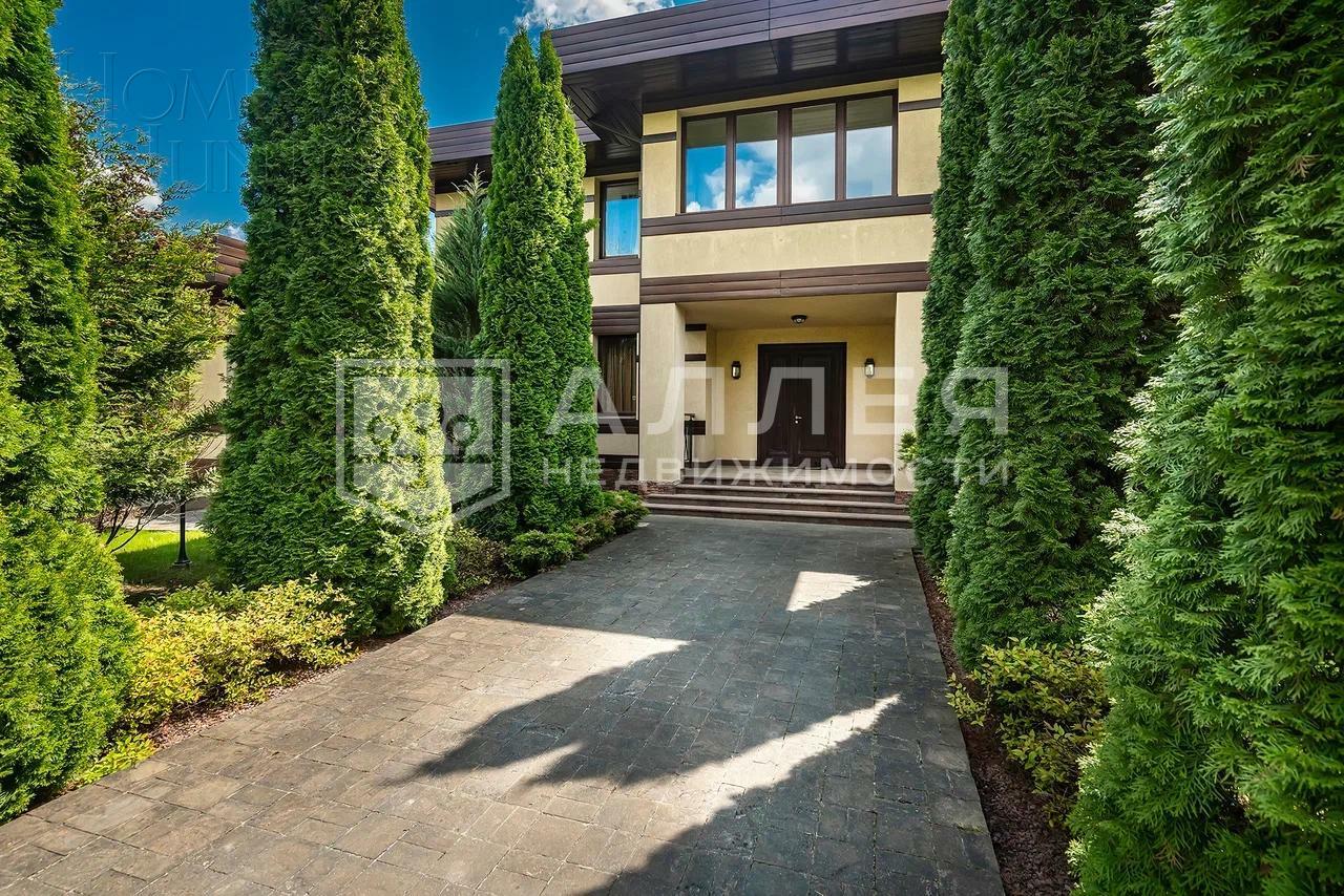 2-этажный коттедж 750 м² с отделкой