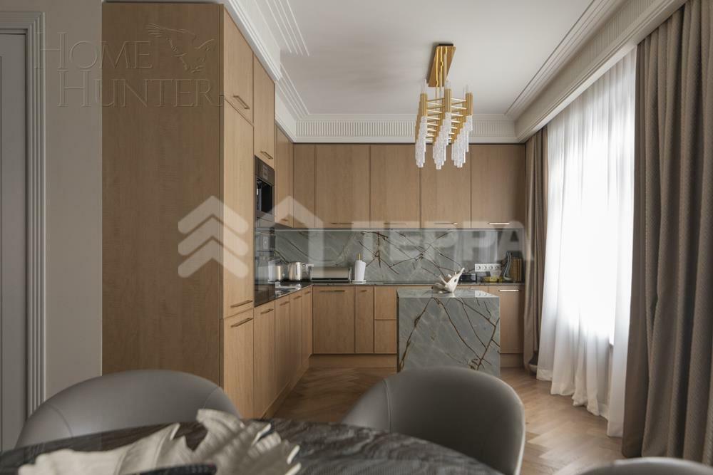 3-этажный коттедж 1 100 м² с отделкой