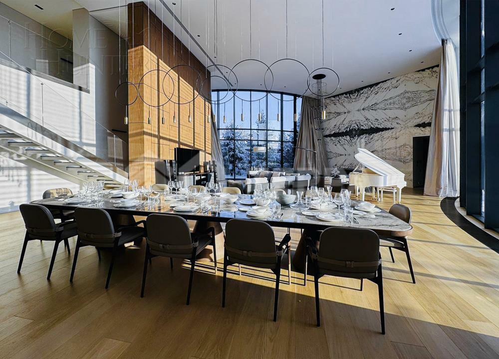 3-этажный коттедж 2 600 м² с отделкой