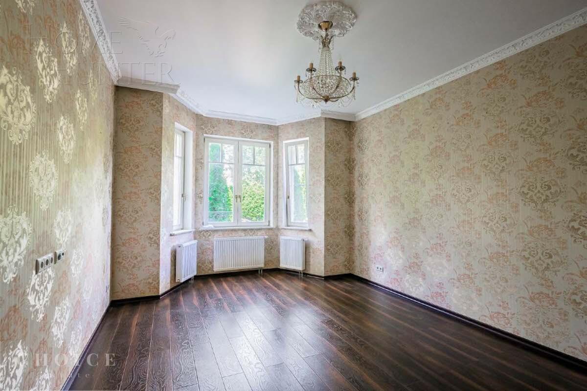 3-этажный коттедж 580 м² с отделкой