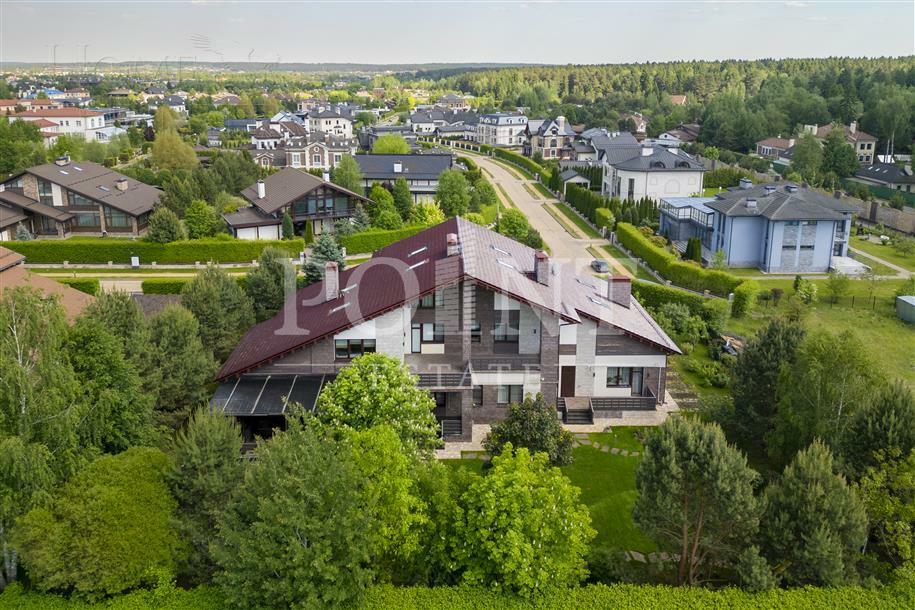 2-этажный коттедж 720 м² с отделкой