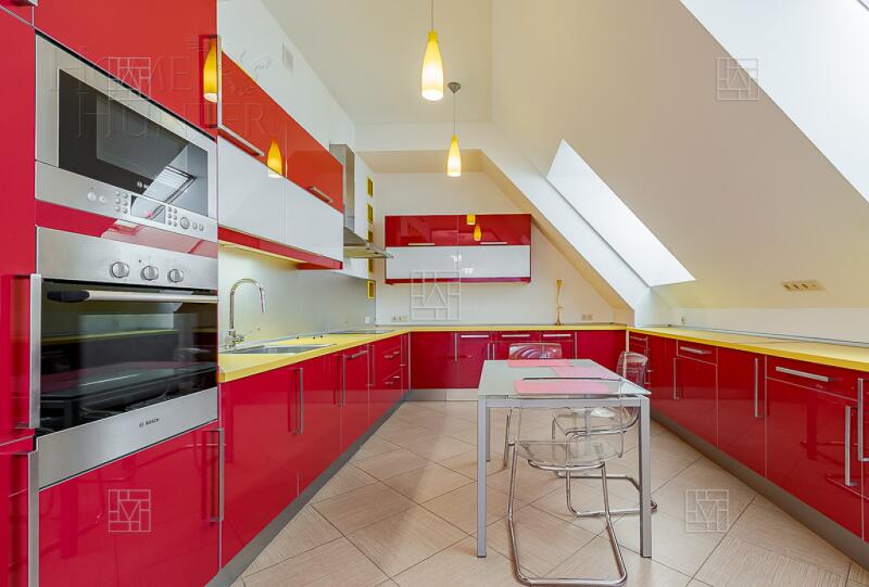5-КОМН. КВАРТИРА С ОТДЕЛКОЙ 223 М² НА 5 ЭТАЖЕ