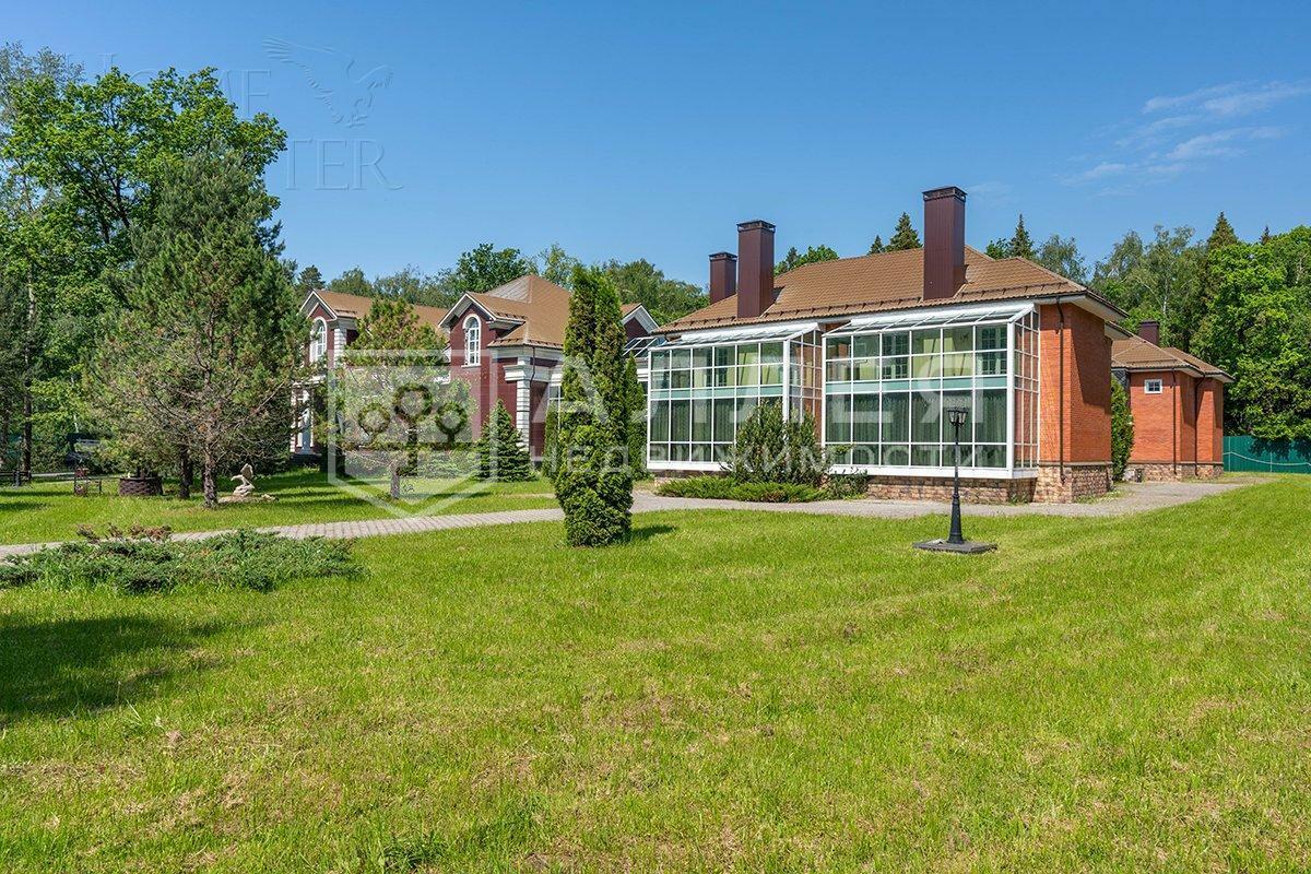 2-этажный коттедж 3 817 м² с отделкой