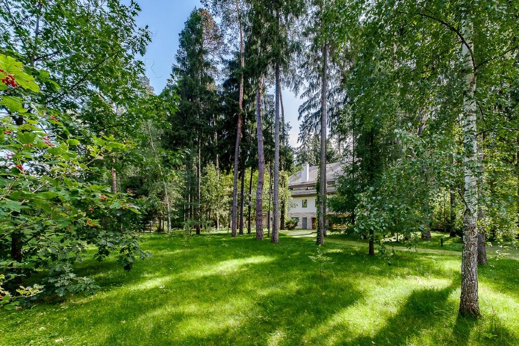 2-этажный коттедж 890 м² с отделкой