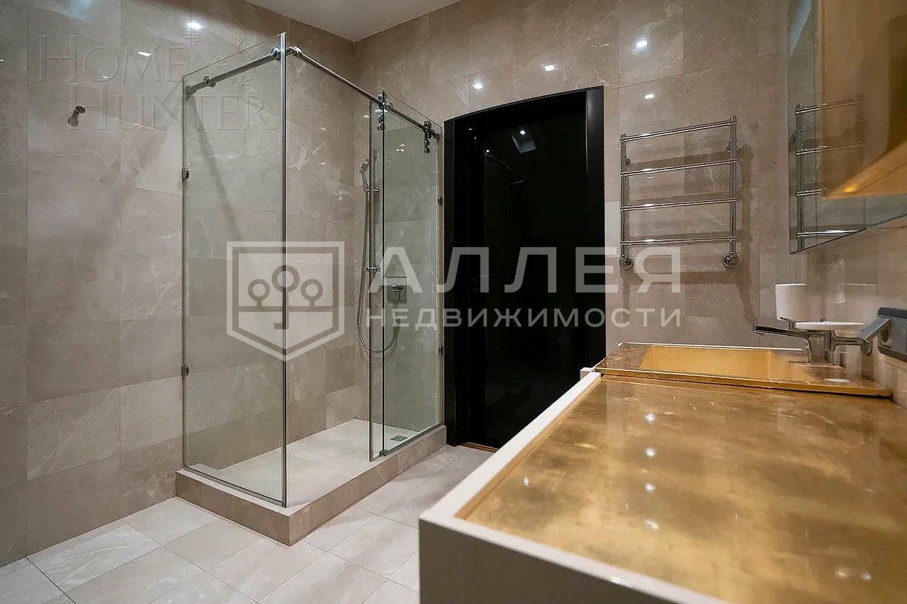 3-этажный таунхаус 350 м² с отделкой