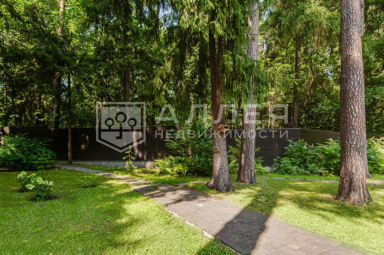 4-этажный коттедж 1 100 м² с отделкой