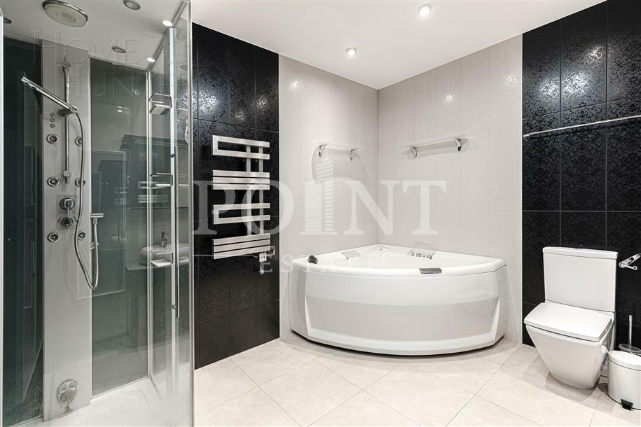 3-этажный таунхаус 350 м² с отделкой