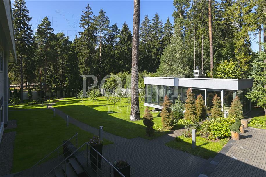 2-этажный коттедж 1 230 м² с отделкой