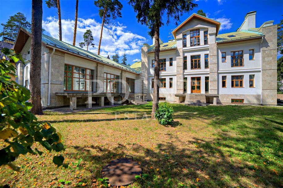 2-этажный коттедж 1 200 м² без отделки