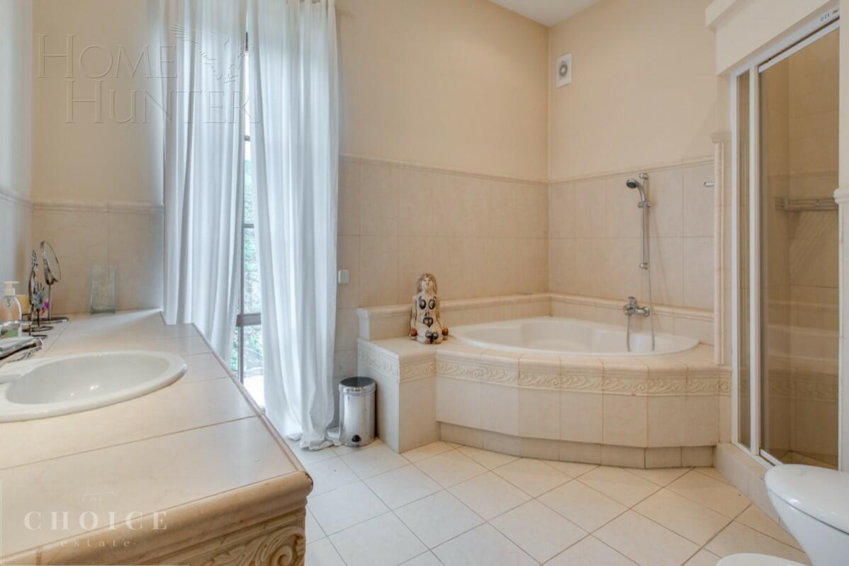 2-этажный коттедж 650 м² с отделкой