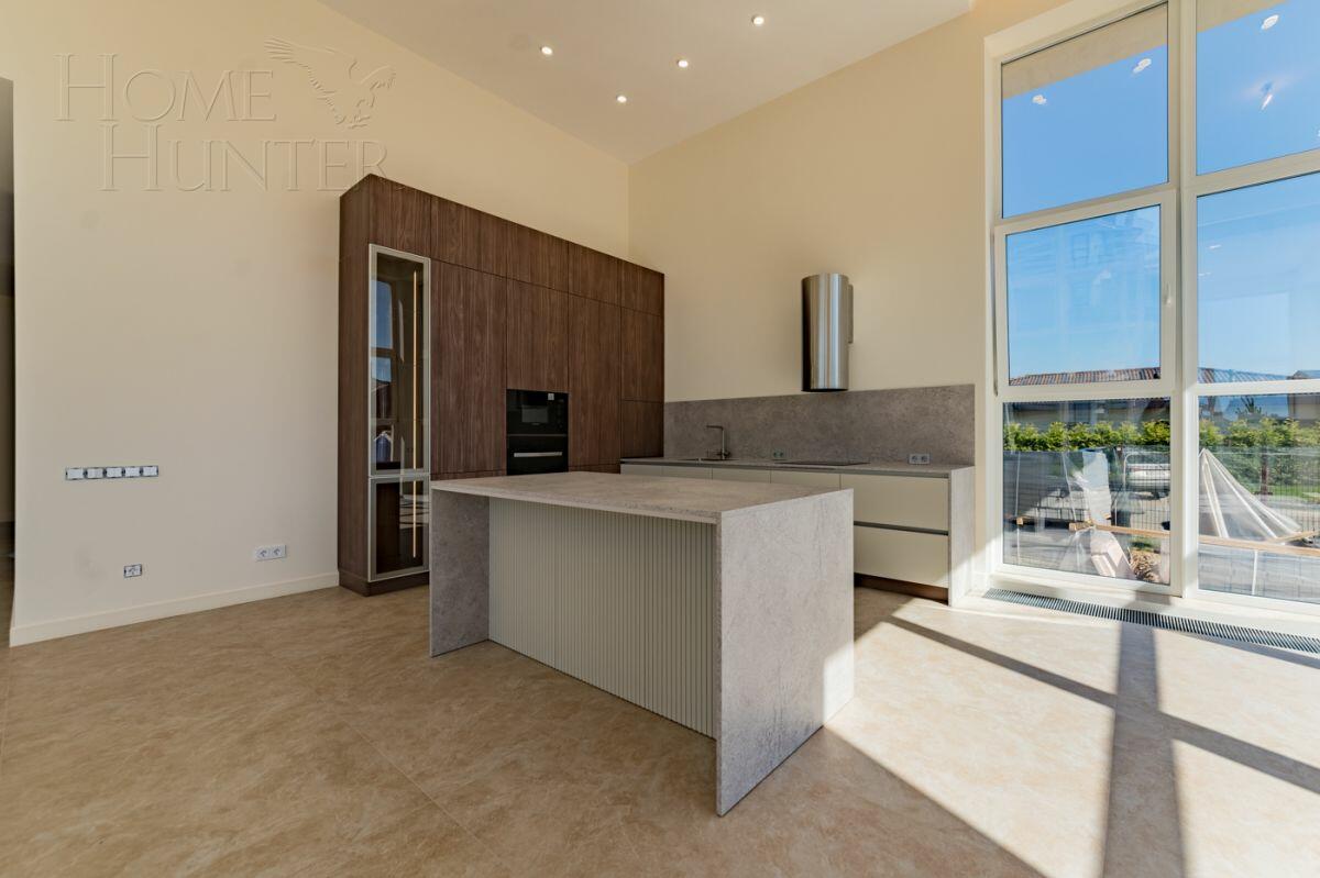 2-этажный коттедж 640 м² с отделкой