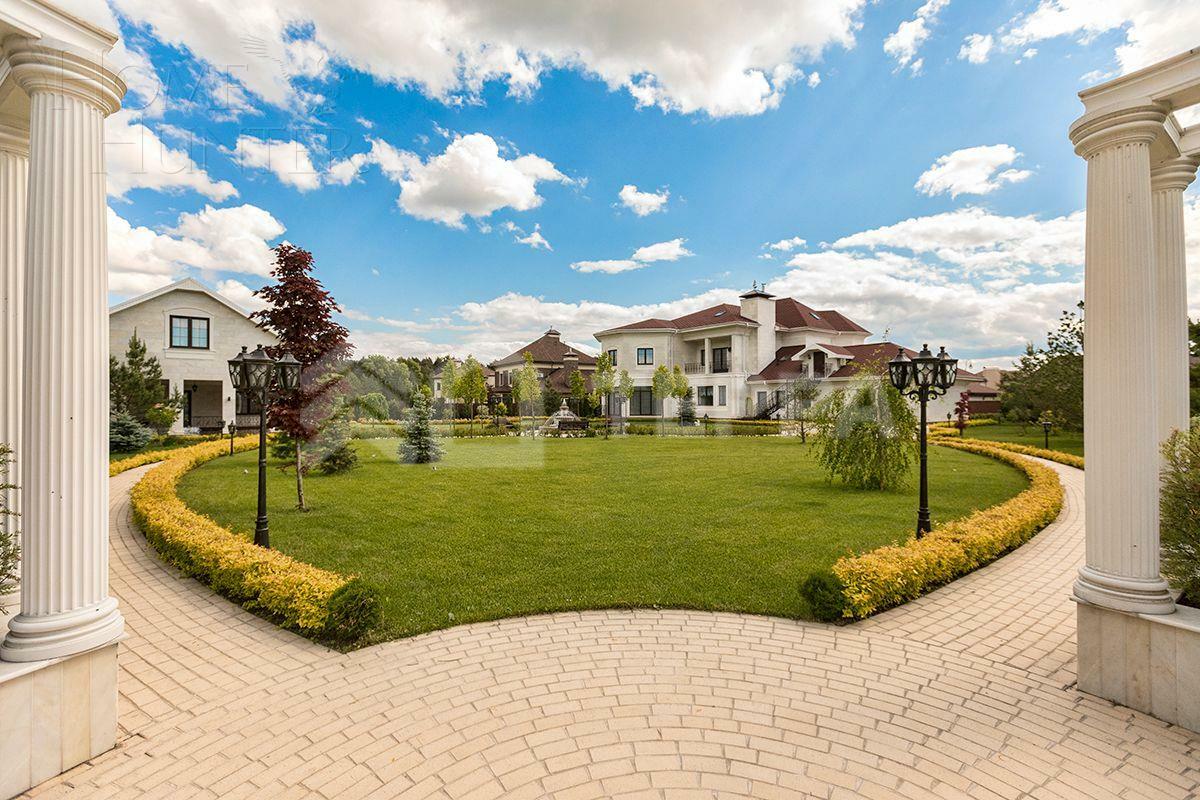 2-этажный коттедж 650 м² с отделкой