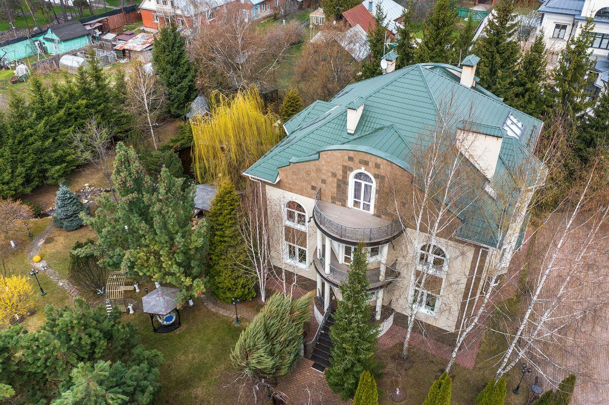 3-этажный коттедж 780 м² с отделкой