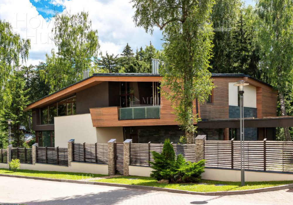 2-этажный коттедж 760 м² без отделки