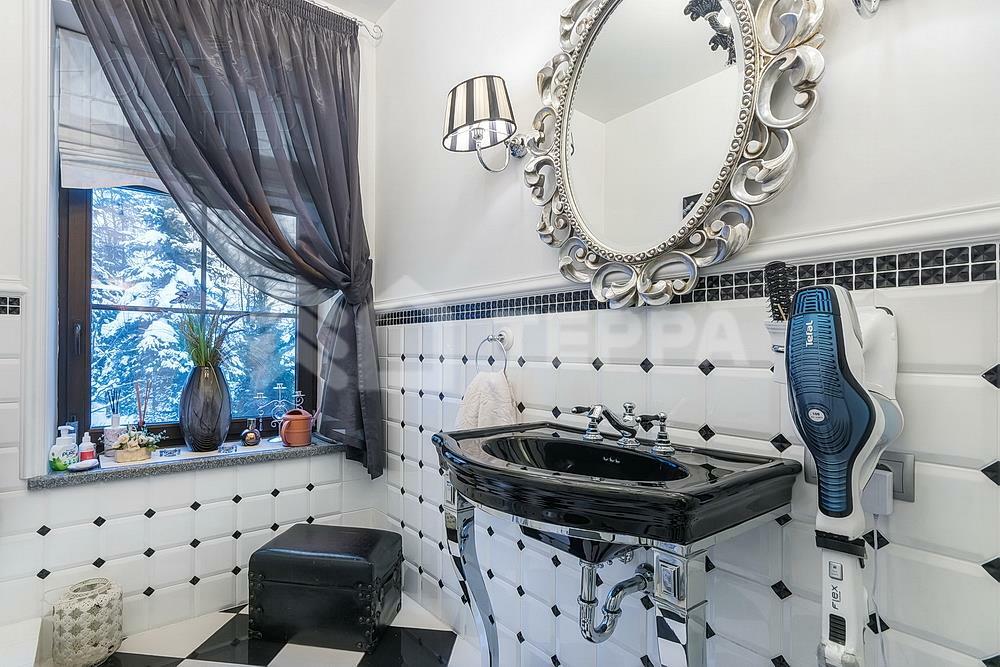 3-этажный коттедж 450 м² с отделкой