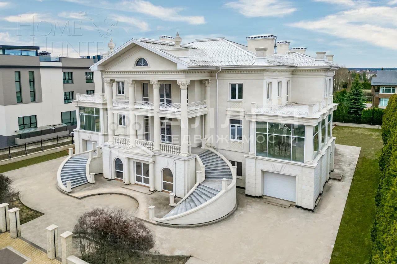 3-этажный коттедж 1 532 м² без отделки