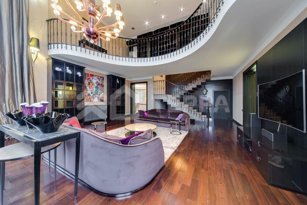 2-этажный коттедж 850 м² с отделкой